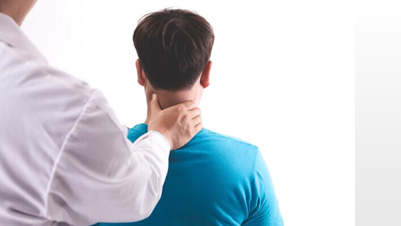 Physiotherapy for neck pain treatment session