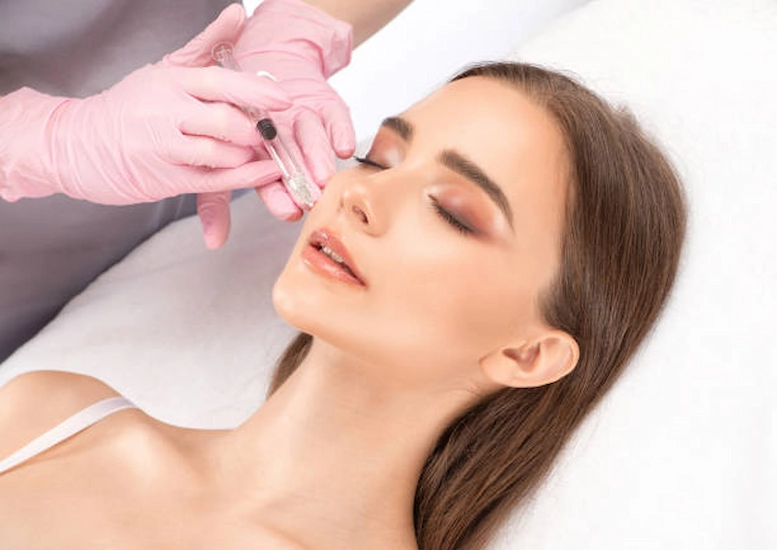 Collagen Stimulation service enhancing skin texture