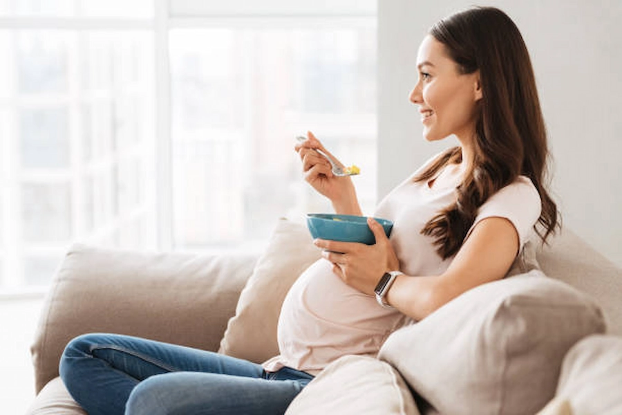 Nutrient-rich foods for pre-pregnancy health.